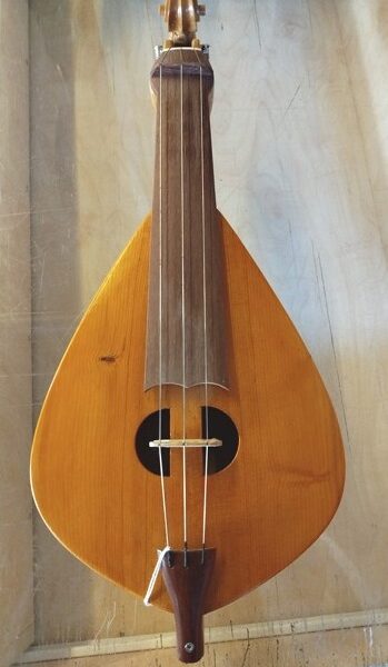 Λύρα Κρήτης Χειροποίητη  Νο 33 με Δοξάρι, Ρετσίνι και Θήκη